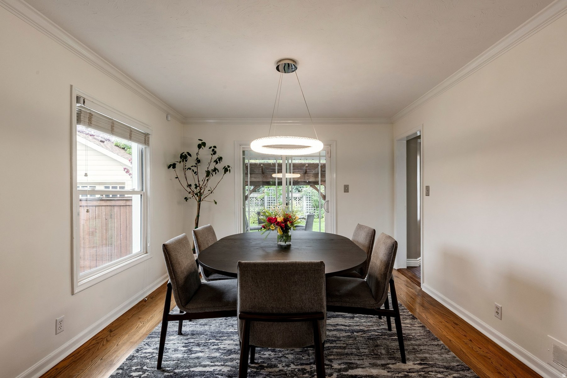 COLONIAL HILLS - Residential