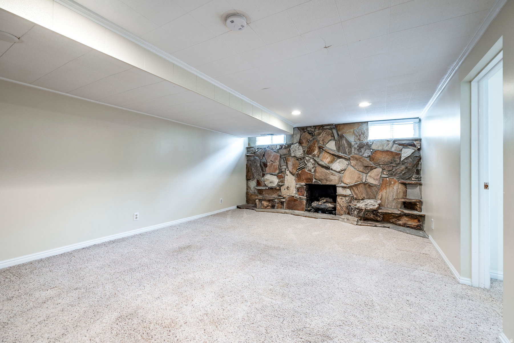 COLONIAL HILLS - Residential