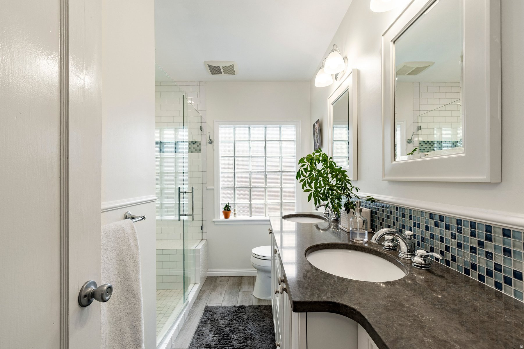 COLONIAL HILLS - Residential