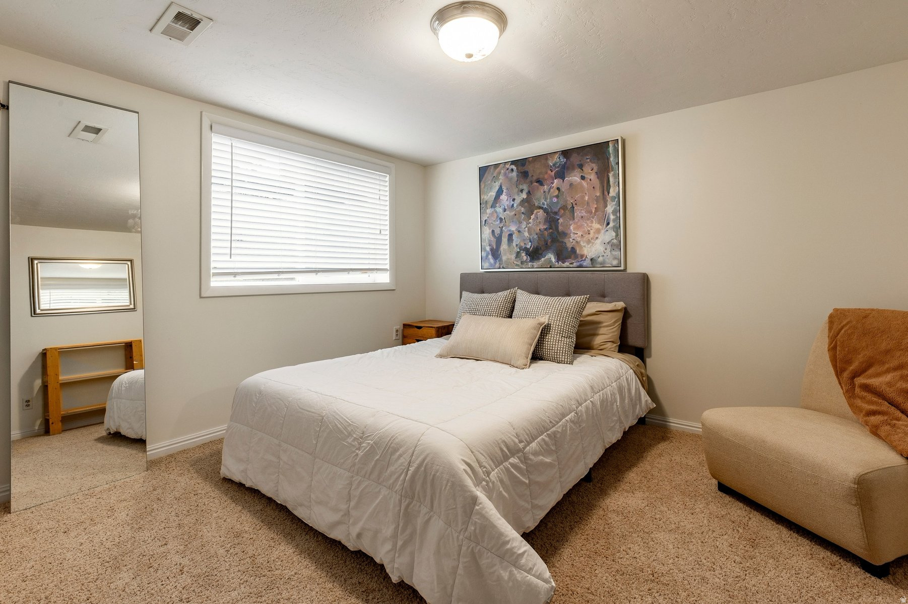 COLONIAL HILLS - Residential