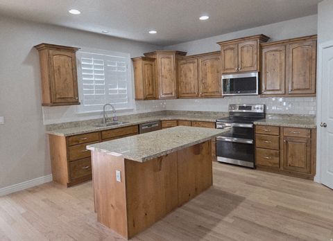 Tiny photo for 1893 W HEATHER RD, Mapleton, UT 84664 (MLS # 2128740)