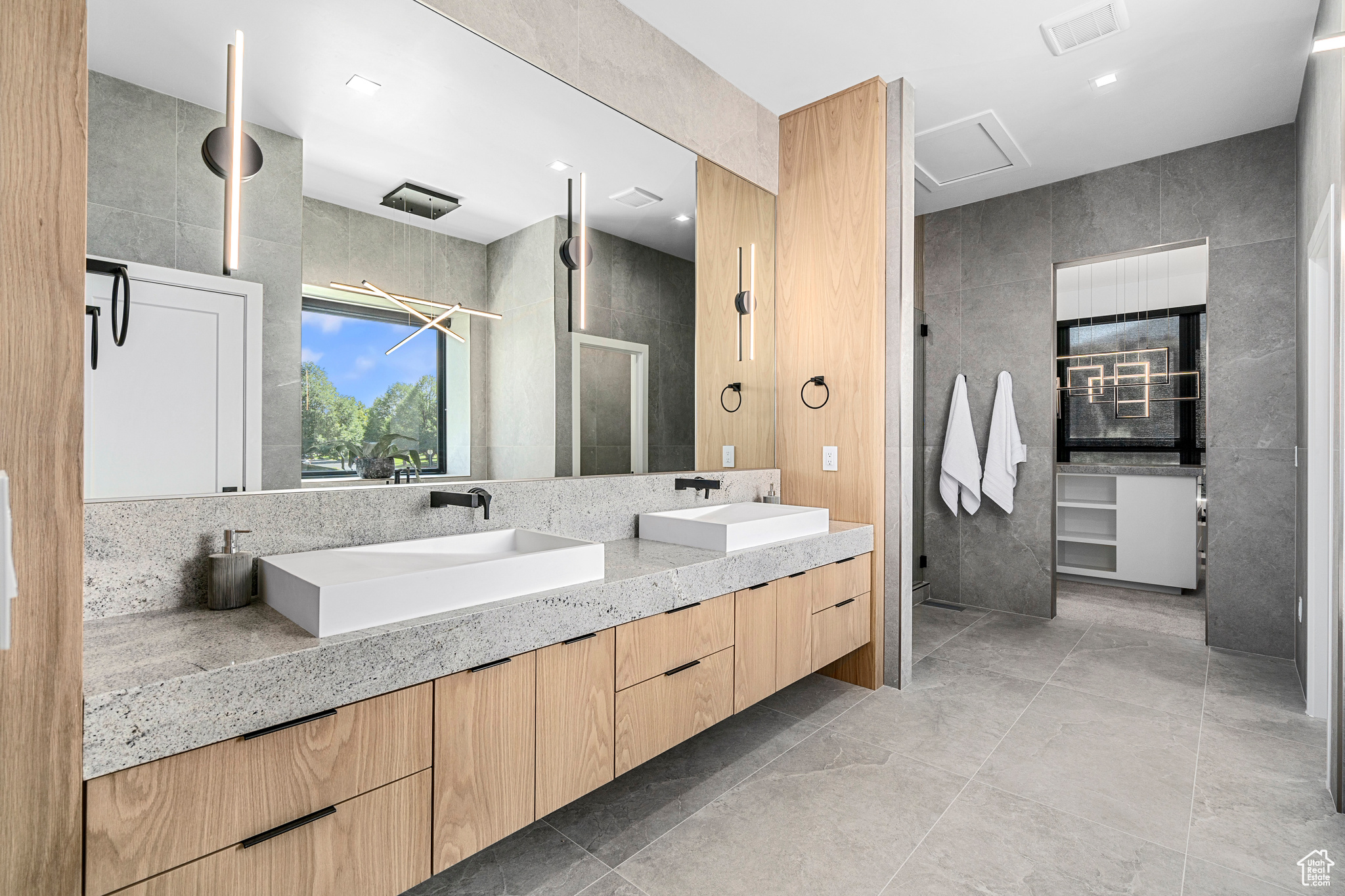 ABBEY ROAD COMMUNITY - Residential