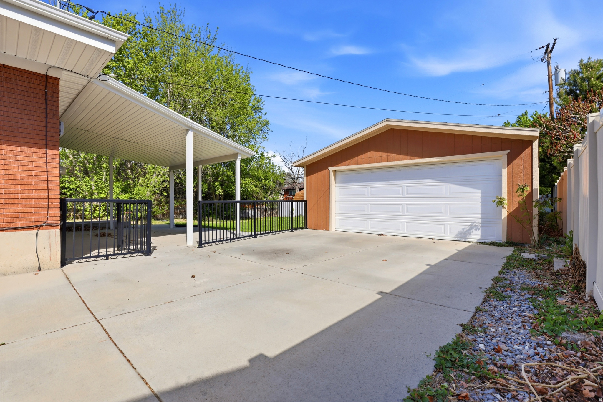 PARADISE PARK - Residential