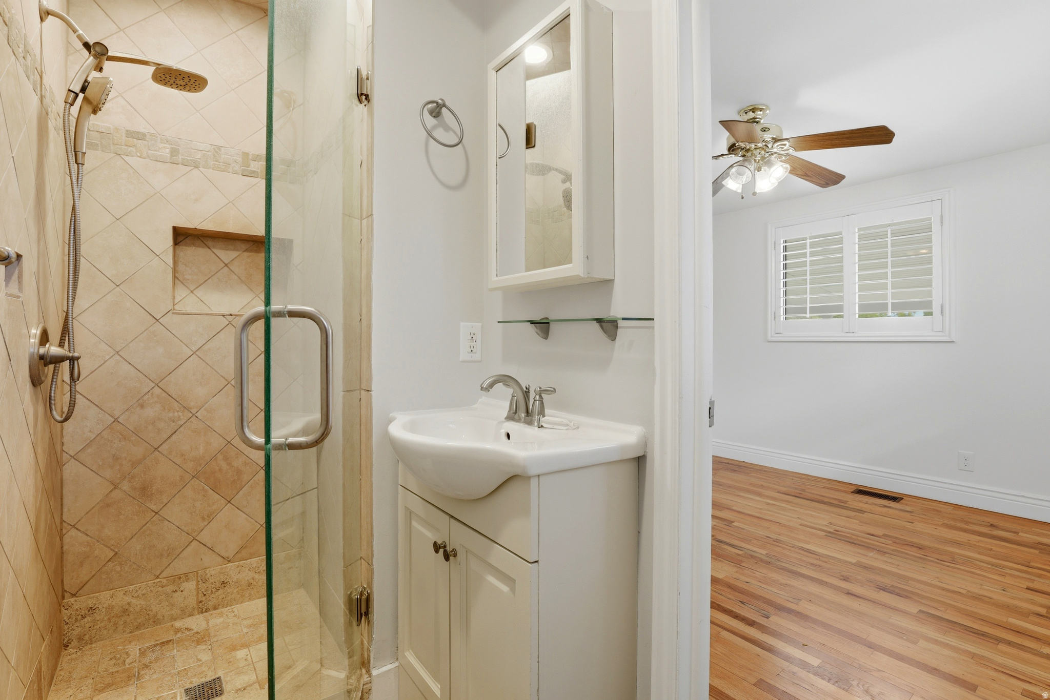 PARADISE PARK - Residential