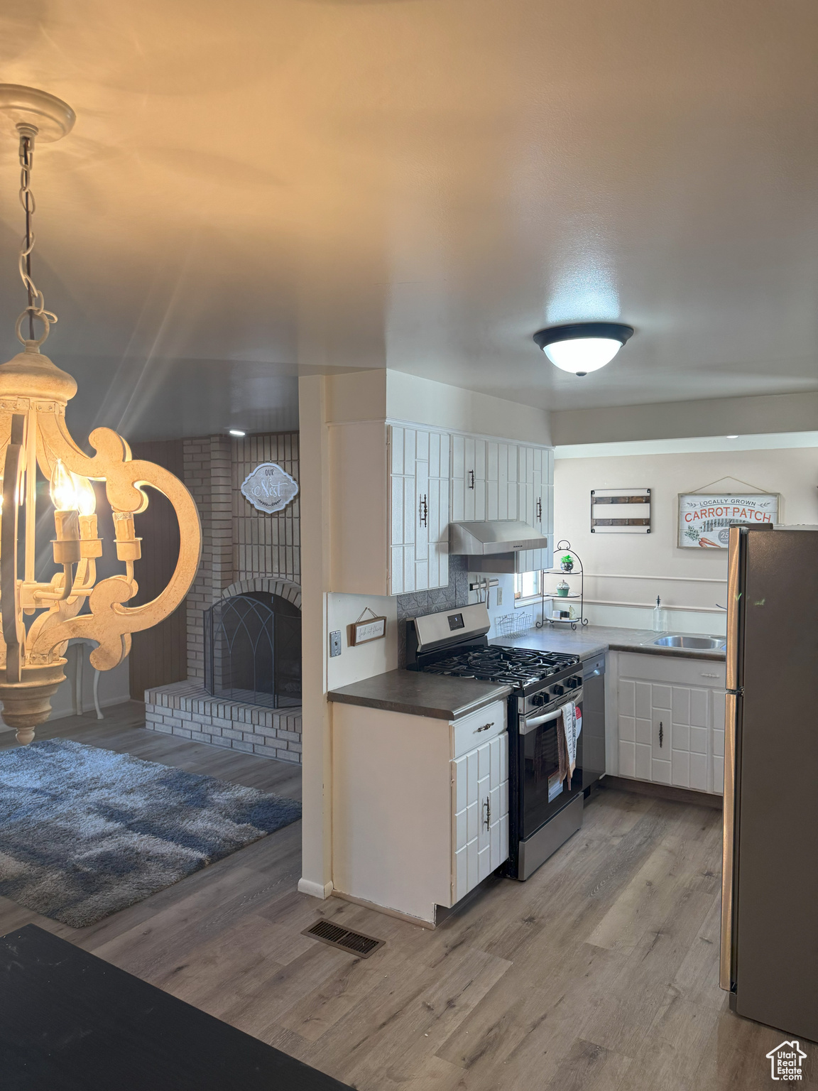 CONTINENTAL TOWNHOUSE CONDOMINIUMS - Residential