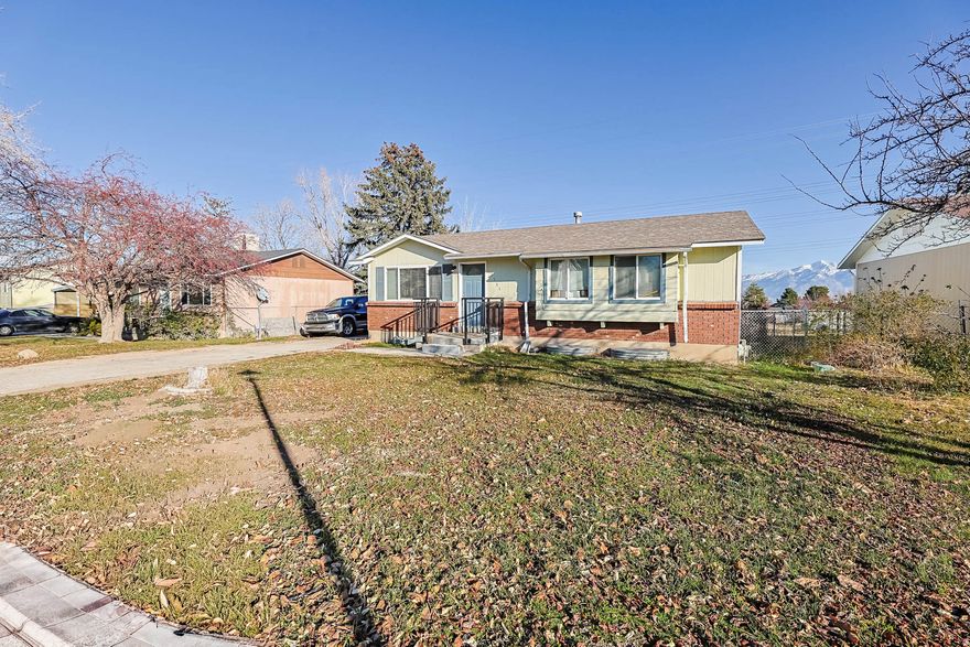 Excellent layout featuring three bedrooms upstairs and 2 bedrooms downstairs, along with a spacious family room, laundry area, and abundant storage throughout. Enjoy the HUGE west-facing backyard with no rear neighbors. Square footage figures are provided as a courtesy estimate from county records. Buyer is advised to obtain an independent measurement and verify all information.