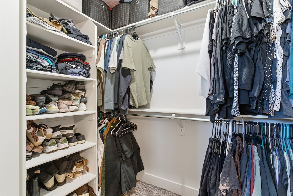 ELLIES LANDING - Residential