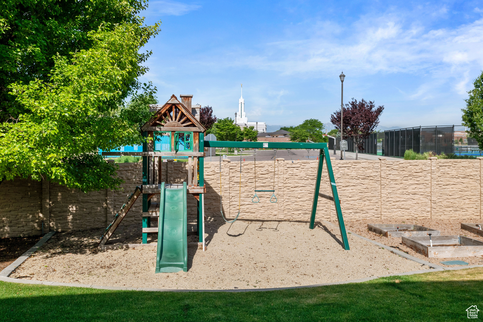 TEMPLE RIDGE - Residential