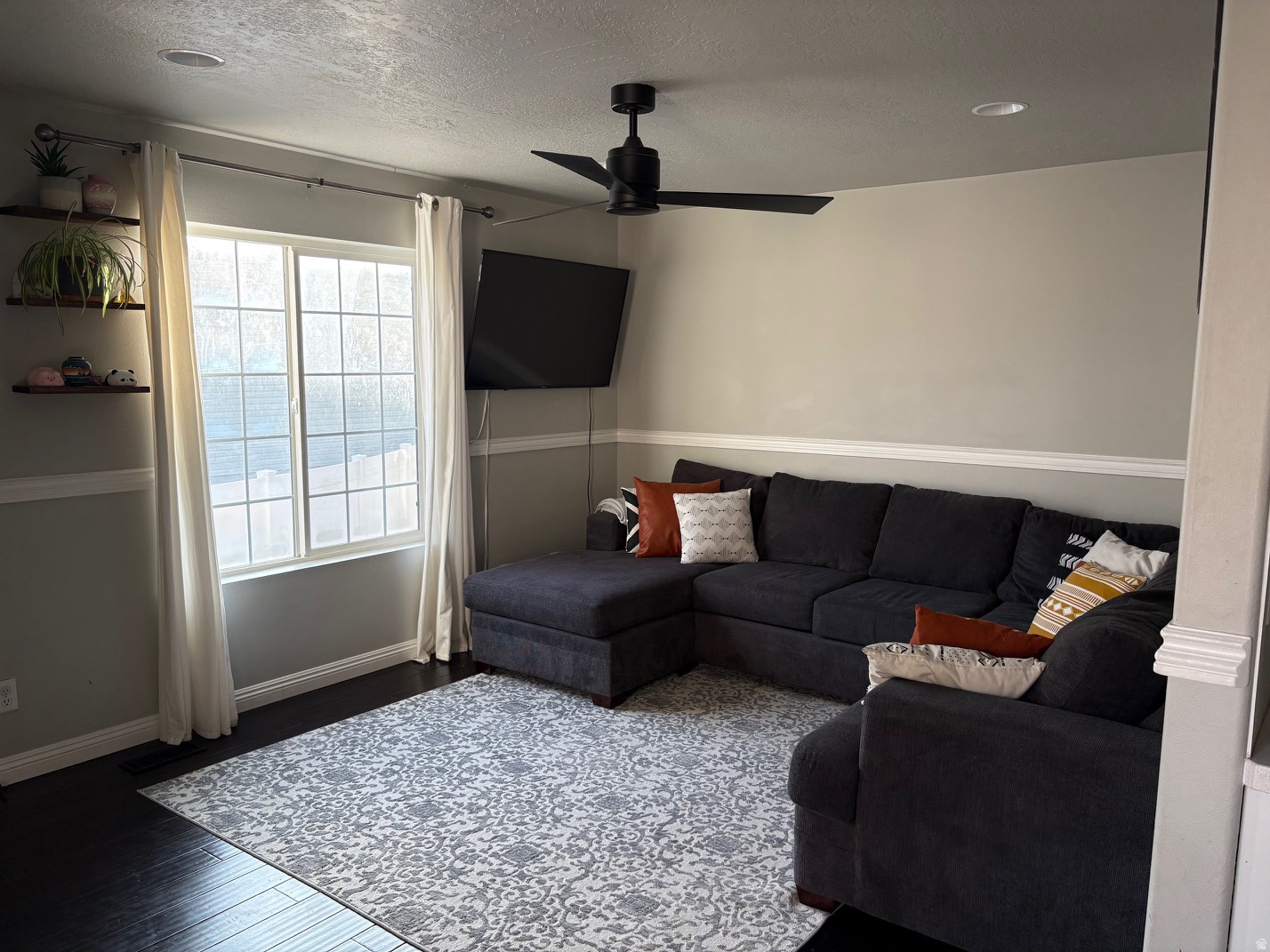 COLONIAL PARK - Residential