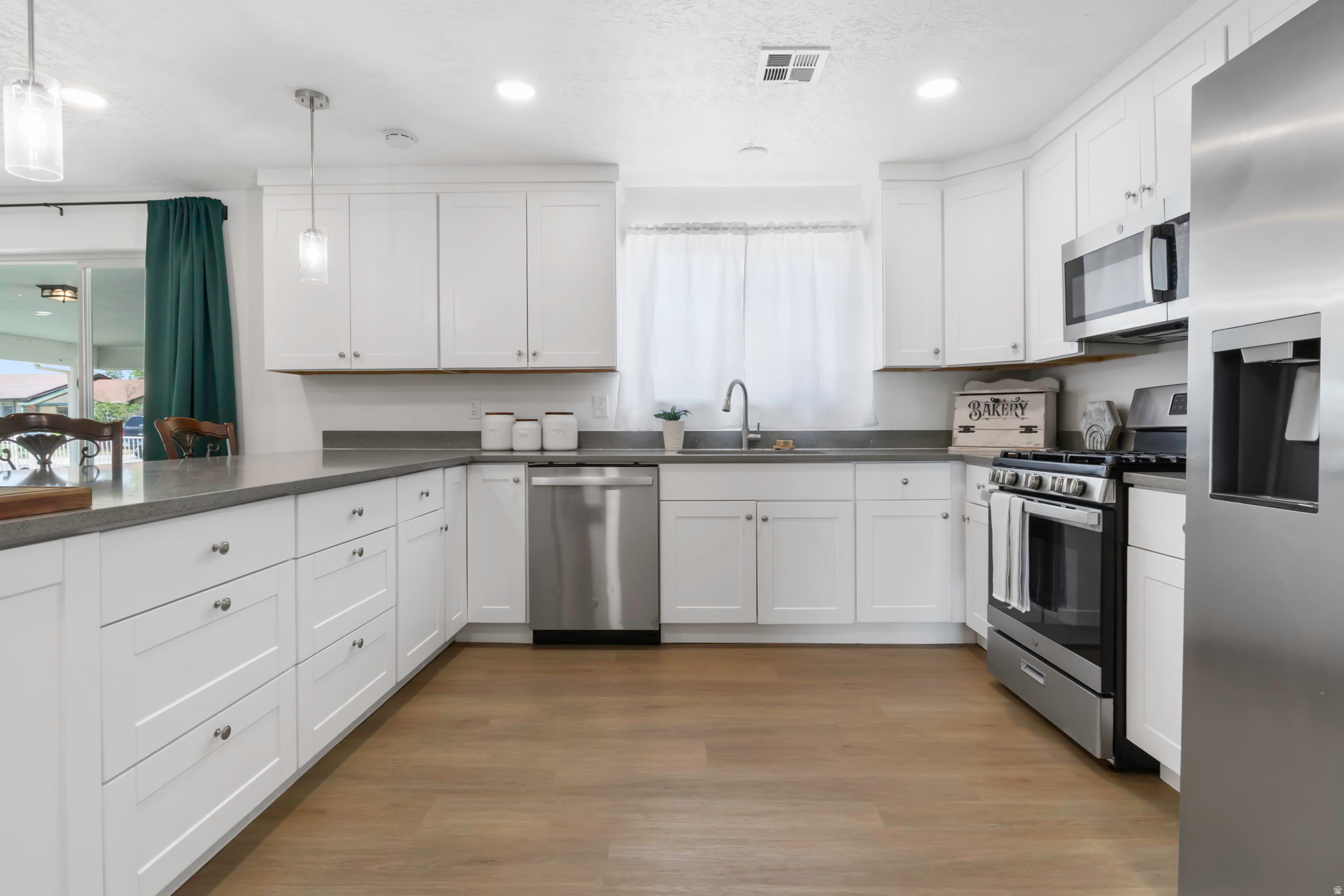 CASTAGNO ACRES - Residential
