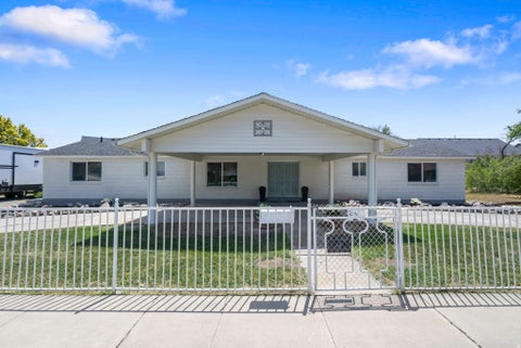 Mobile Home For Sale - 244 E Cherry St<br/> Grantsville, UT 84029