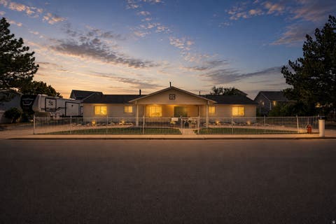 Mobile Home For Sale - 244 E Cherry St<br/> Grantsville, UT 84029