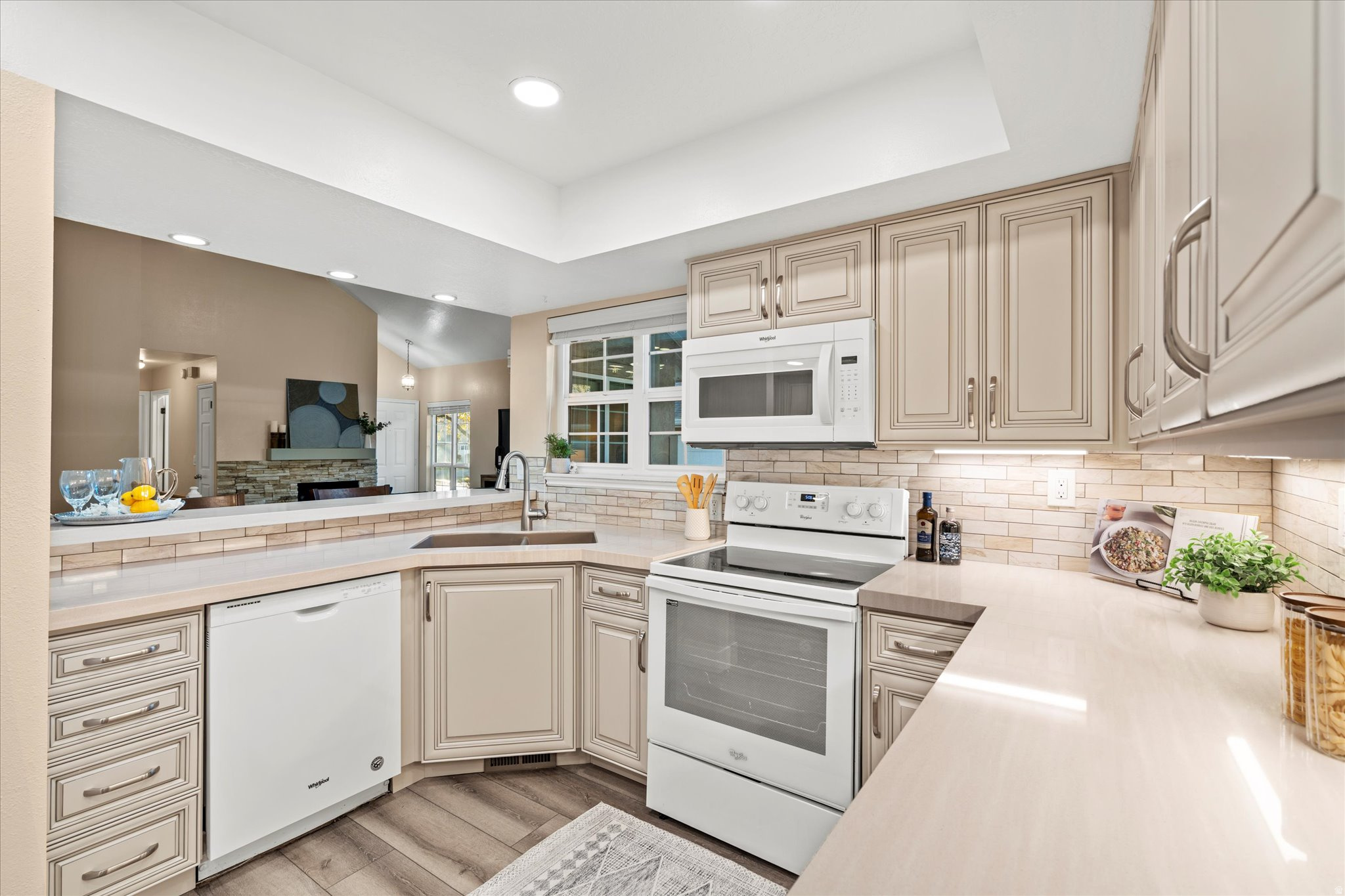 FAIRMEADOWS - Residential