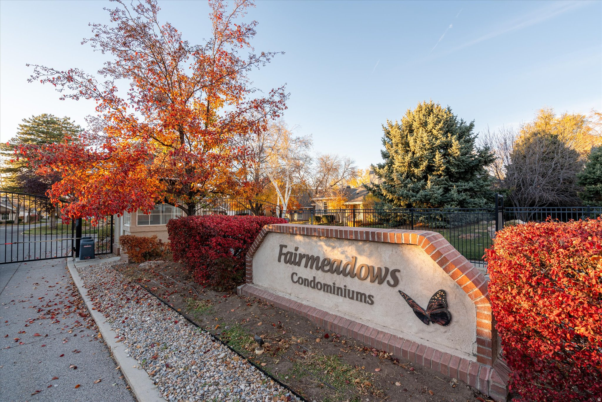 FAIRMEADOWS - Residential