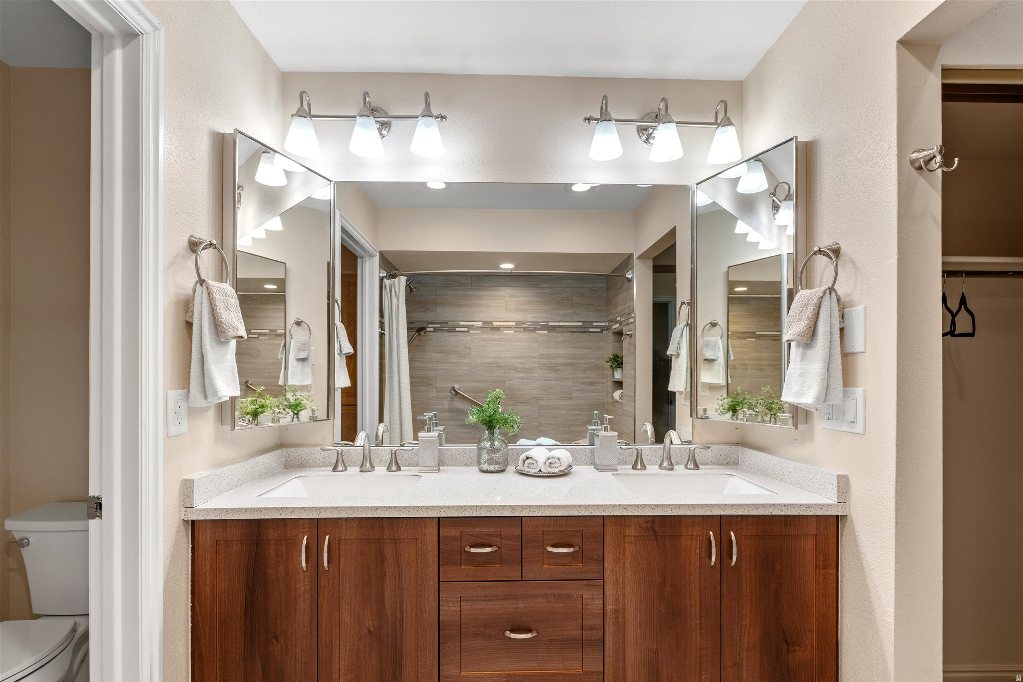 FAIRMEADOWS - Residential