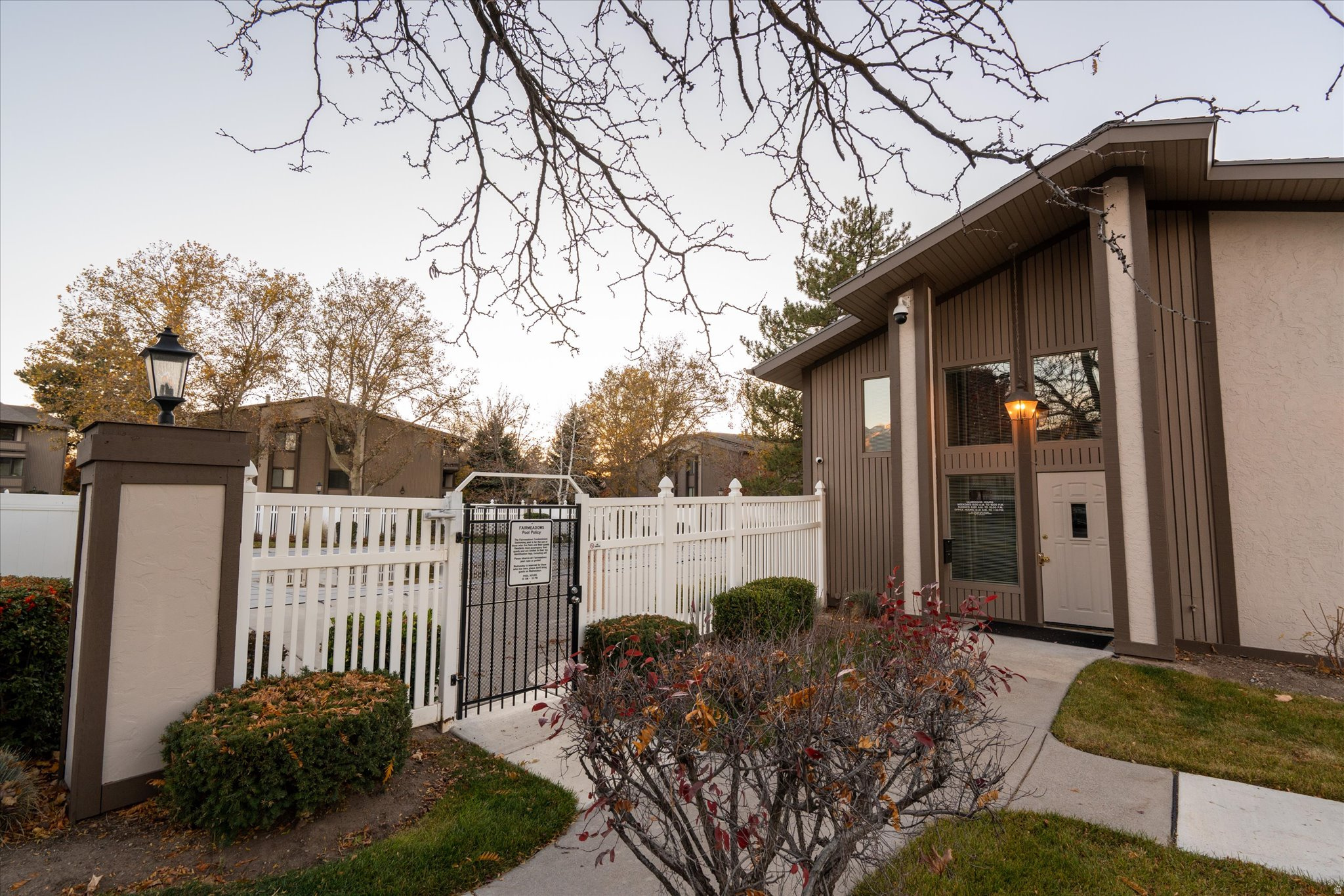 FAIRMEADOWS - Residential