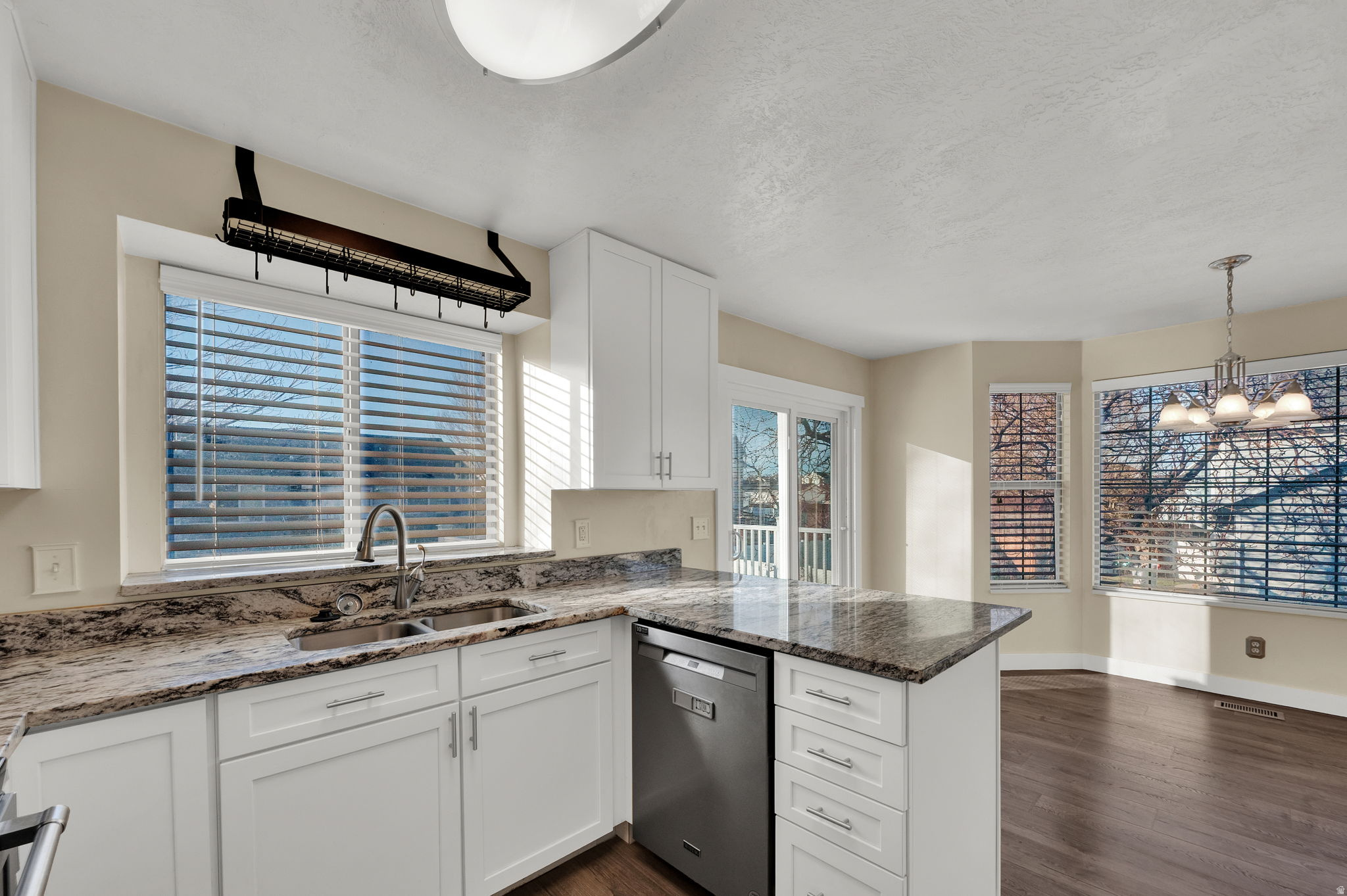 MEADOWS - Residential