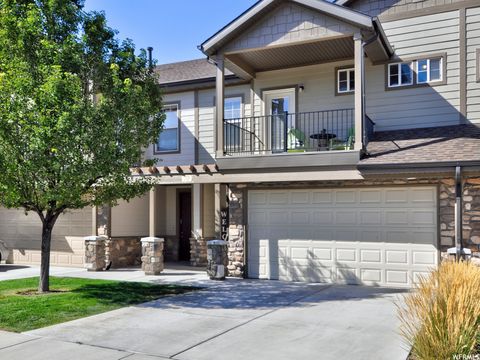 Photo of 752 W CLUB OAKS DR S, Sandy, UT 84070 (MLS # 2141726)