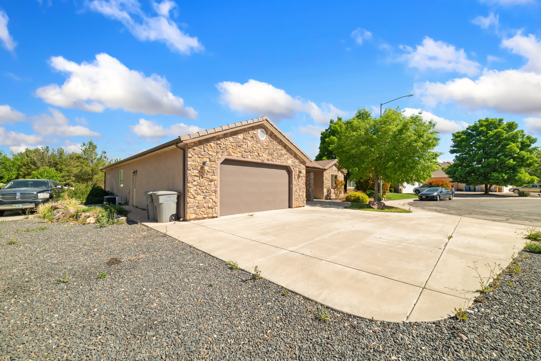 COBBLESTONE FIELDS - Residential