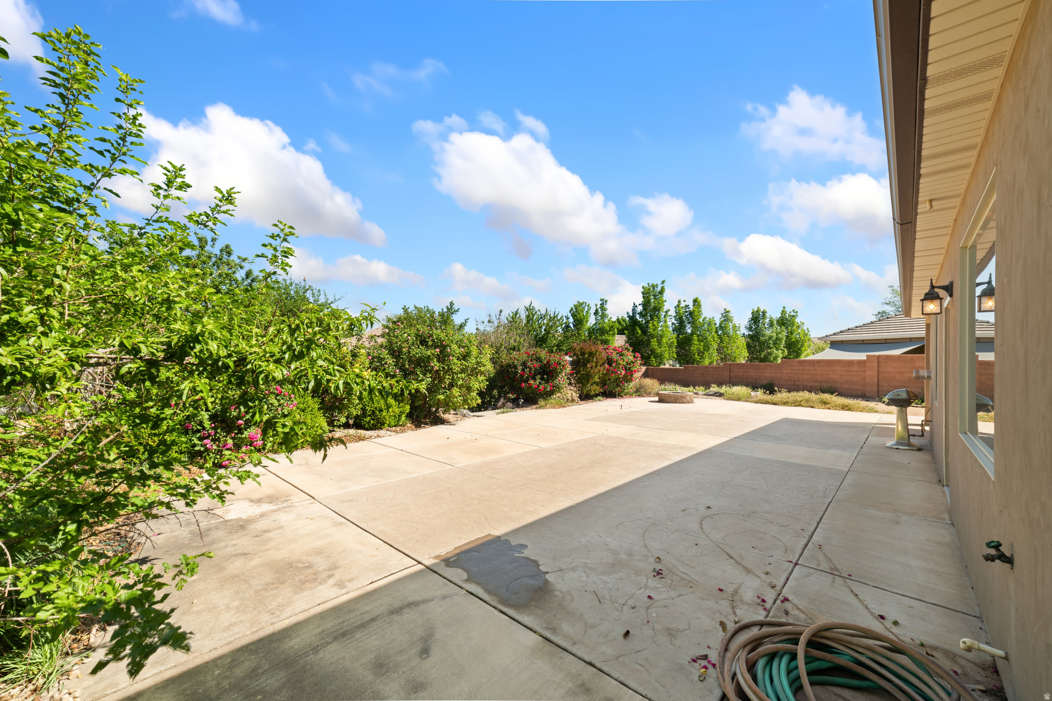 COBBLESTONE FIELDS - Residential