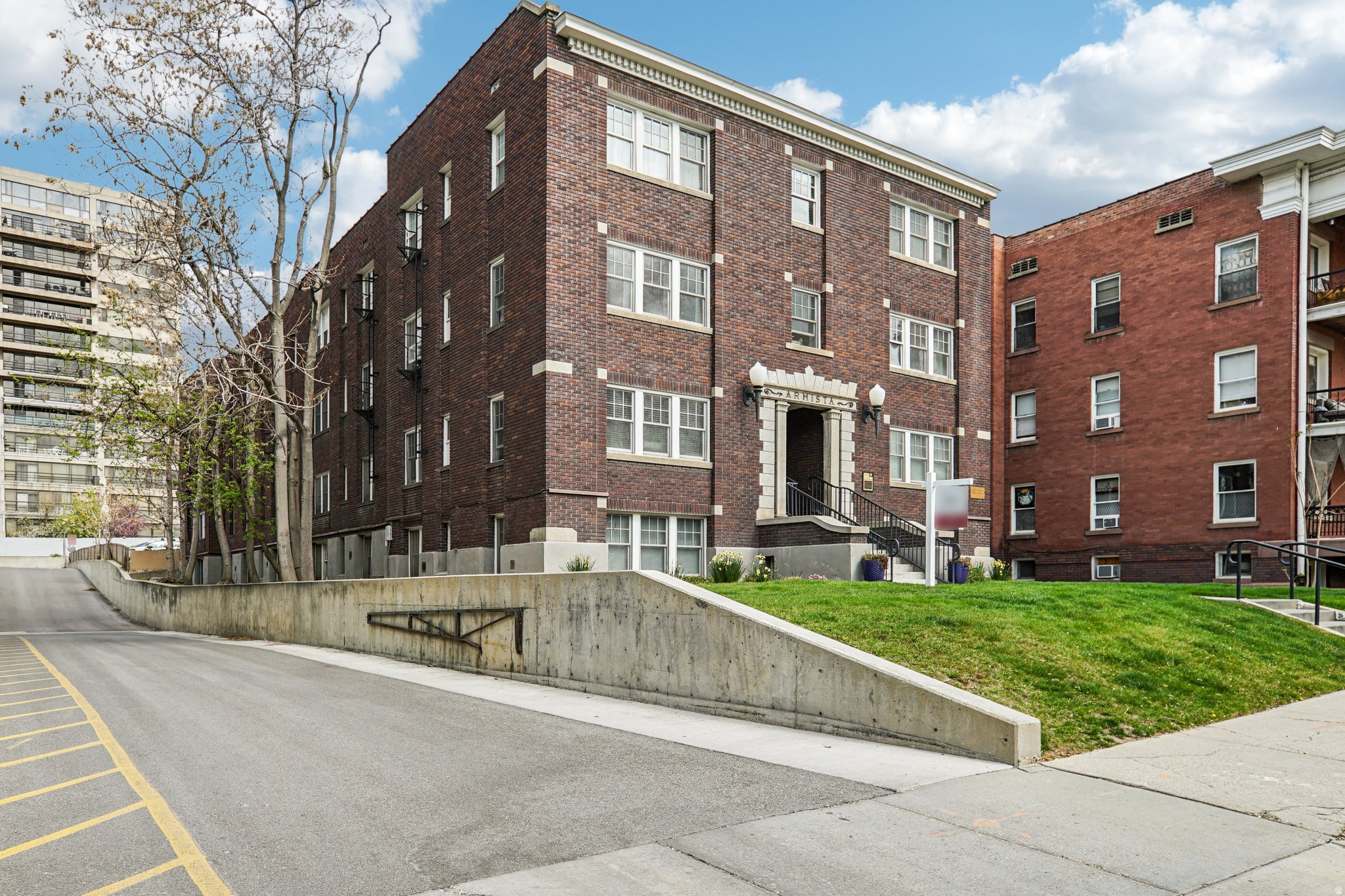 ARMISTA CONDO - Residential