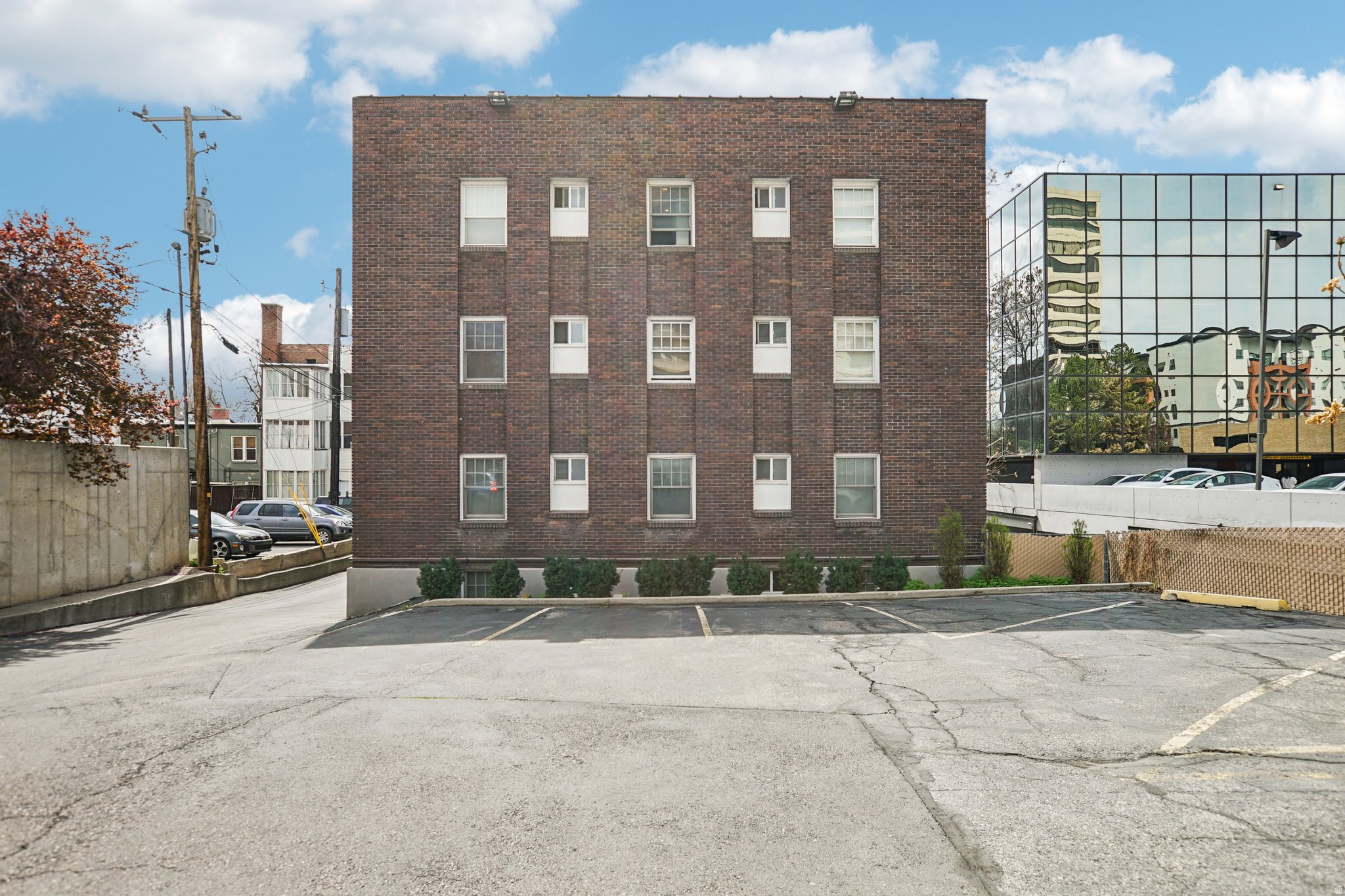 ARMISTA CONDO - Residential