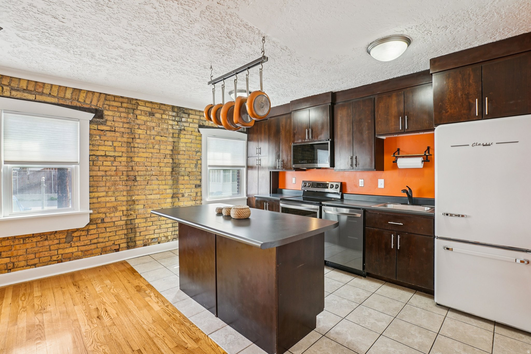 ARMISTA CONDO - Residential