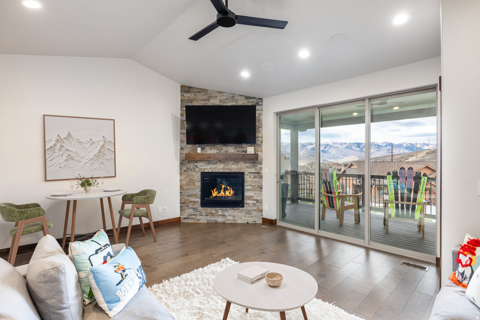 BLACK ROCK RIDGE - Residential