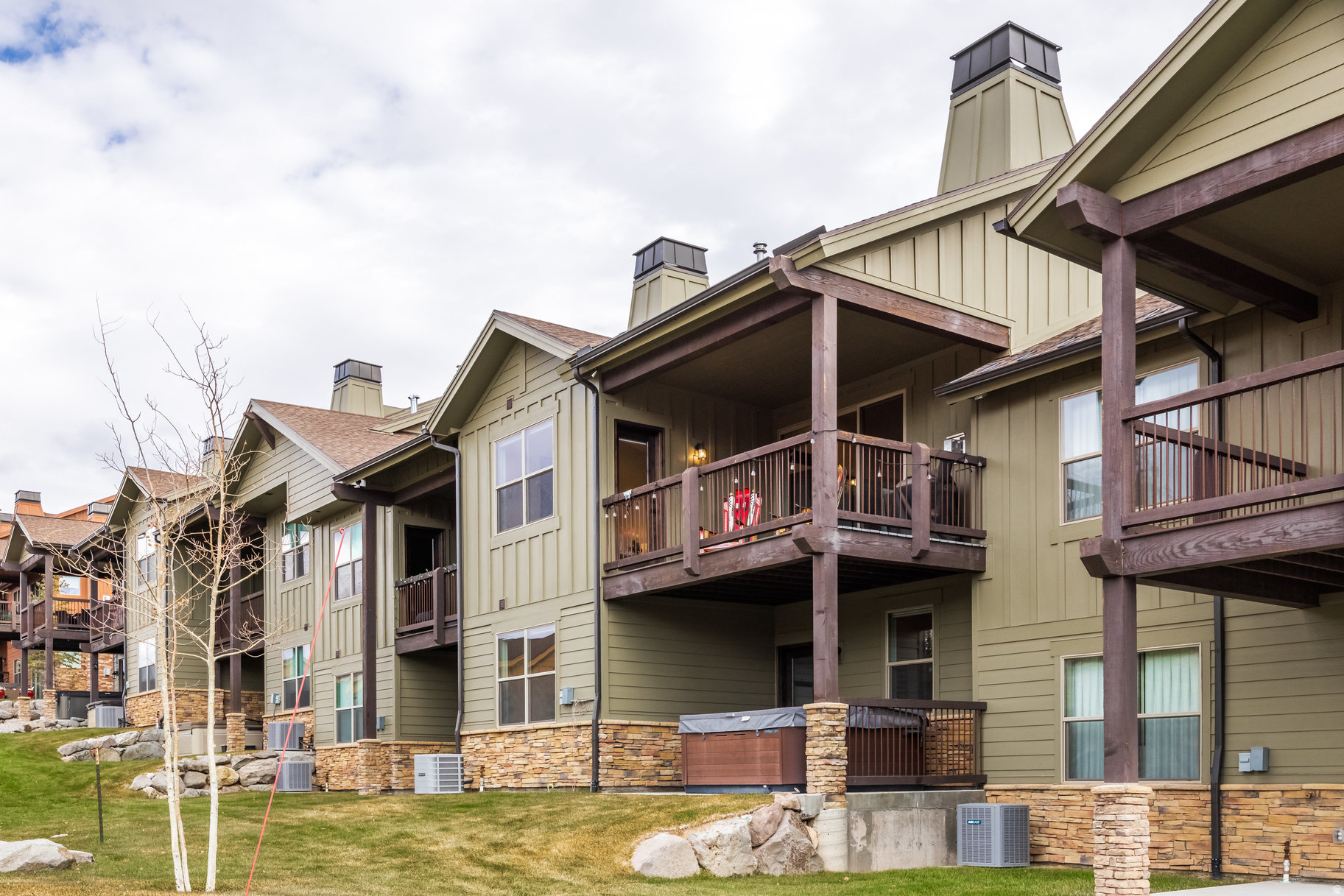 BLACK ROCK RIDGE - Residential