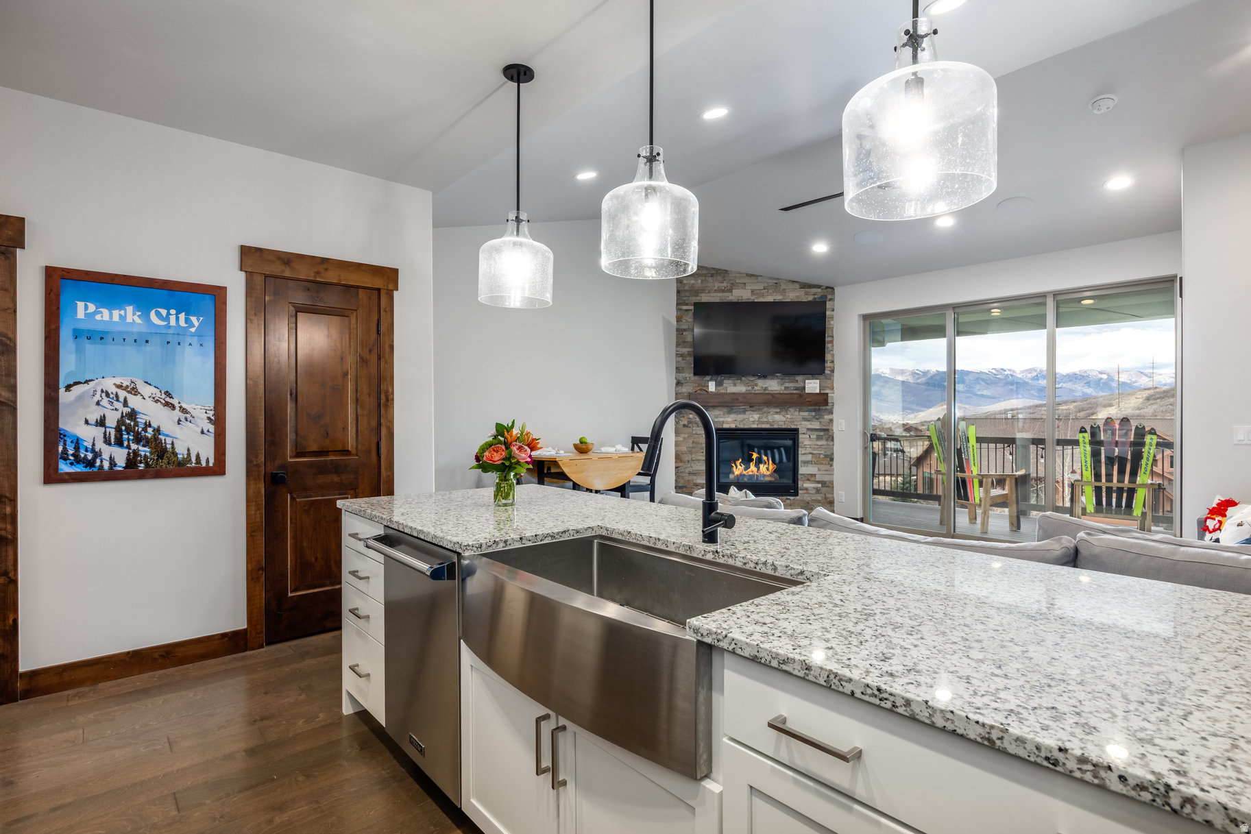 BLACK ROCK RIDGE - Residential