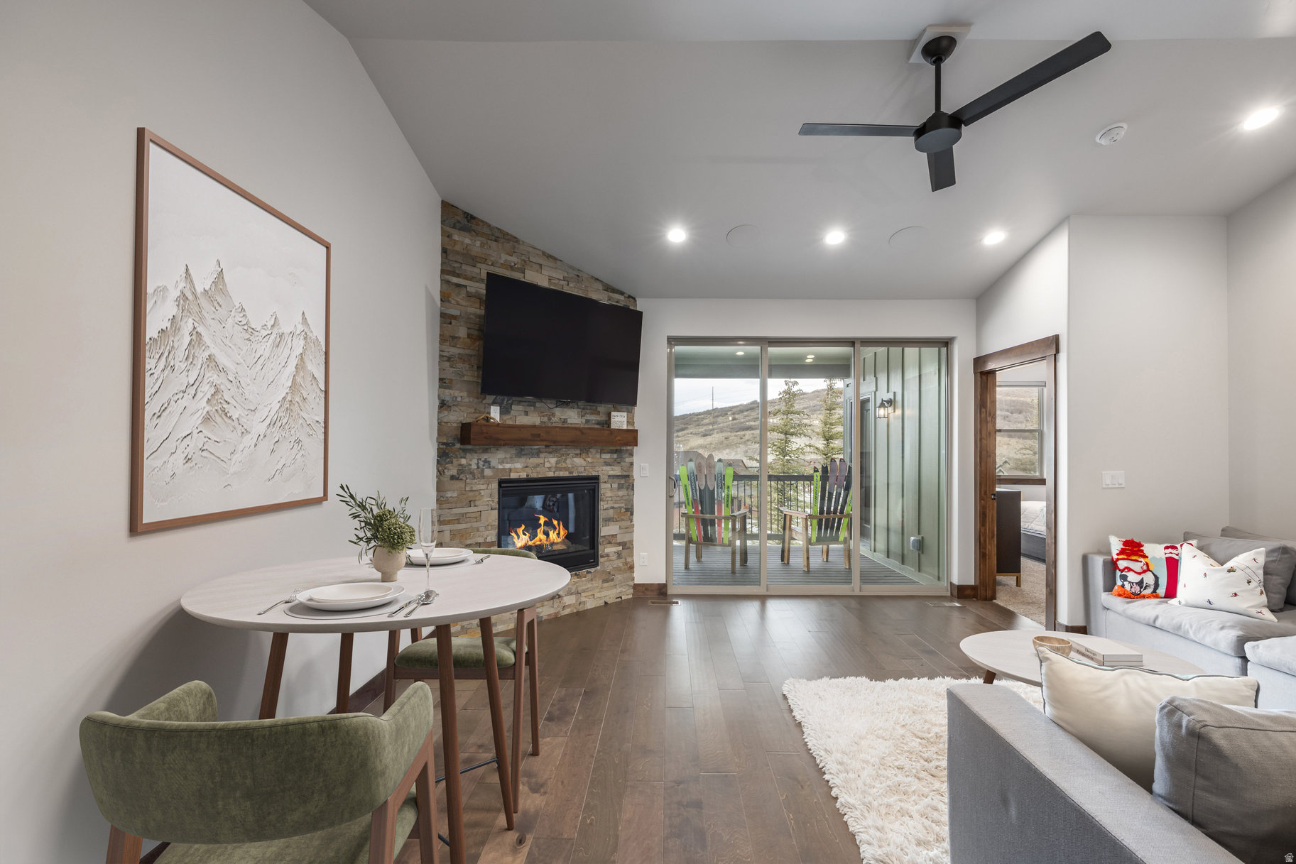 BLACK ROCK RIDGE - Residential