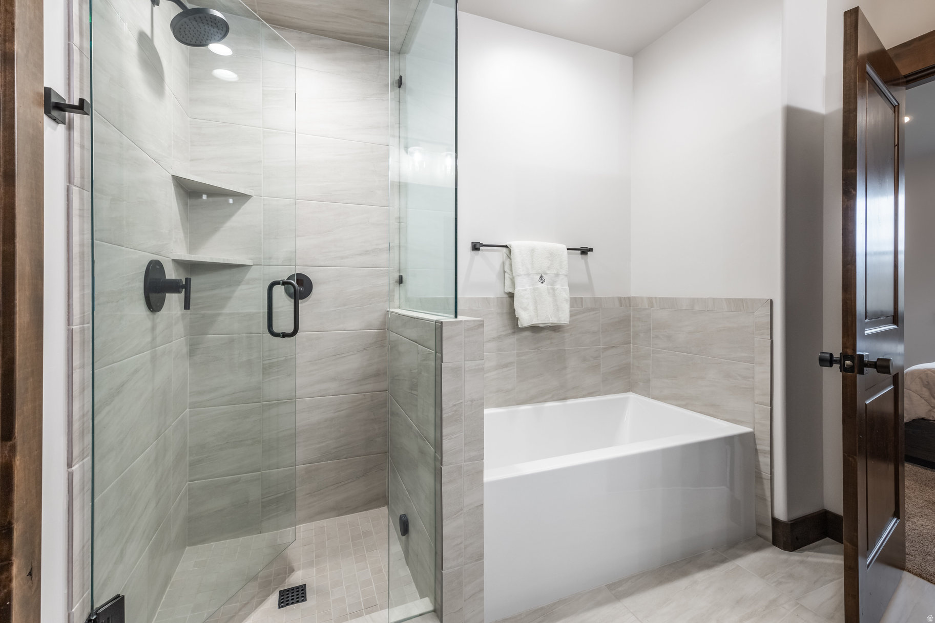 BLACK ROCK RIDGE - Residential