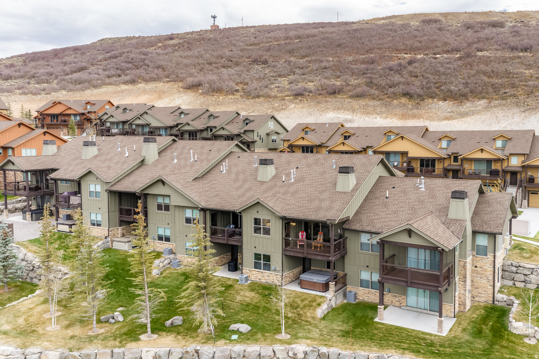 BLACK ROCK RIDGE - Residential