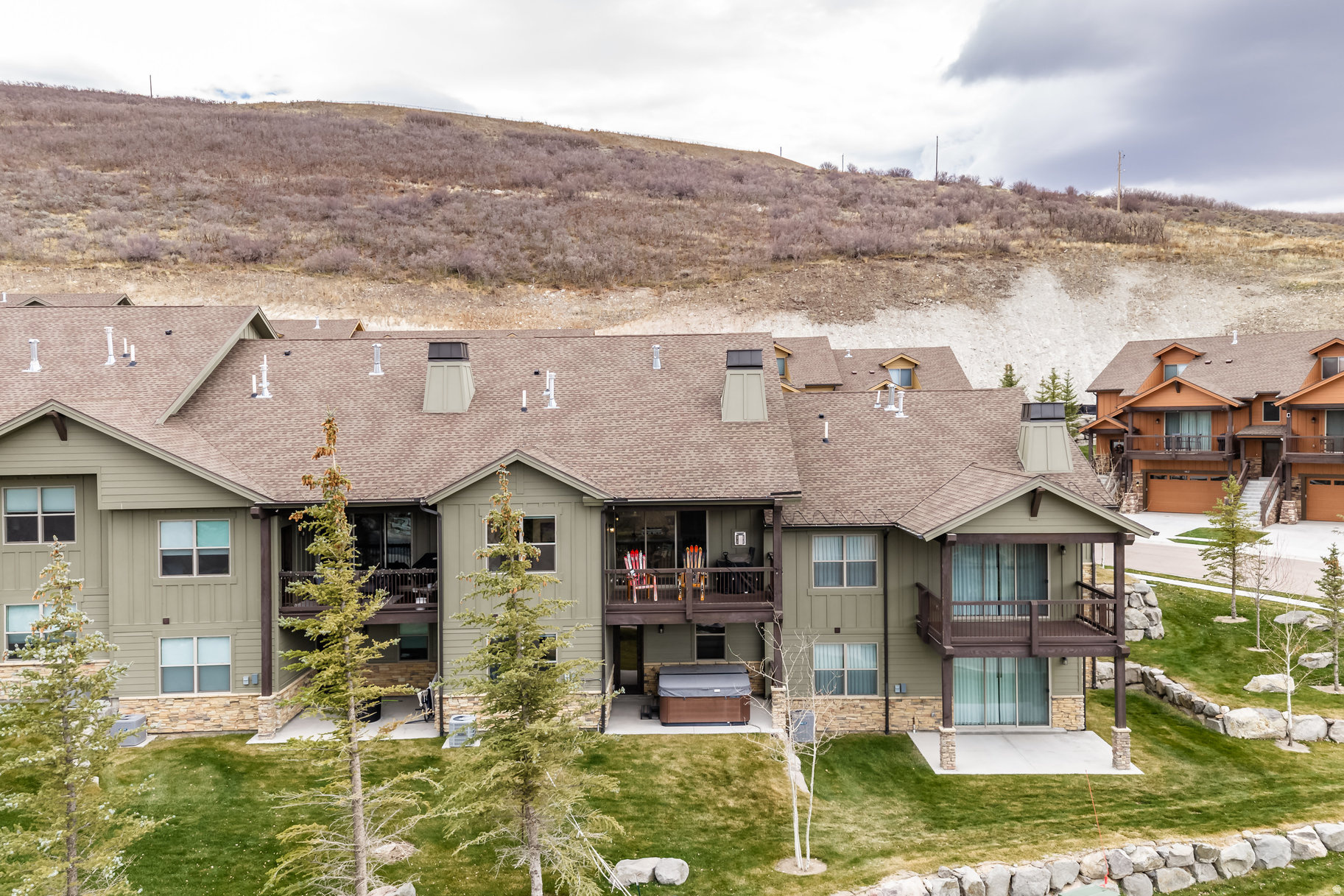 BLACK ROCK RIDGE - Residential