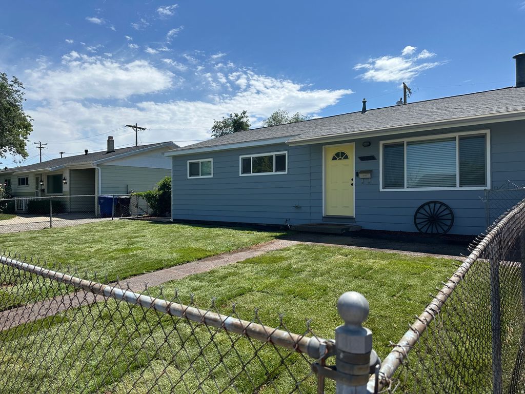 Photo of 5160 S CHARLOTTE AVE W, Salt Lake City, UT 84118 (MLS # 2164786)