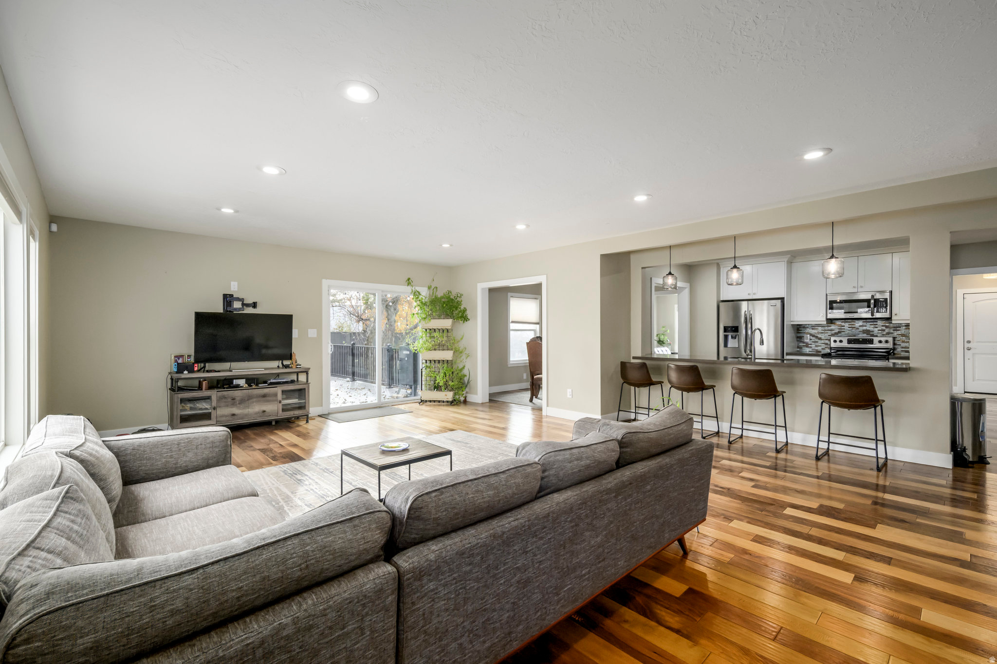 ARLINGTON HEIGHTS - Residential