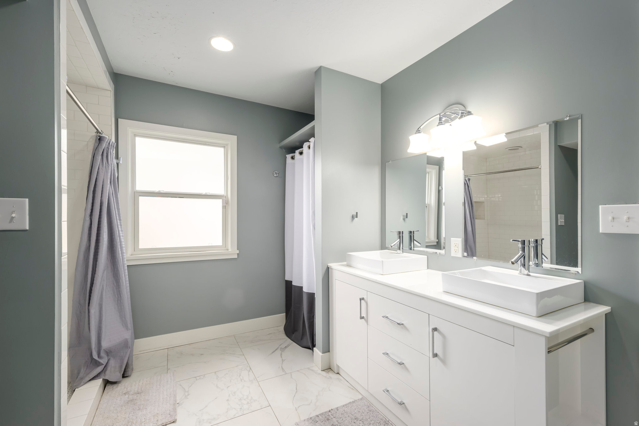 ARLINGTON HEIGHTS - Residential