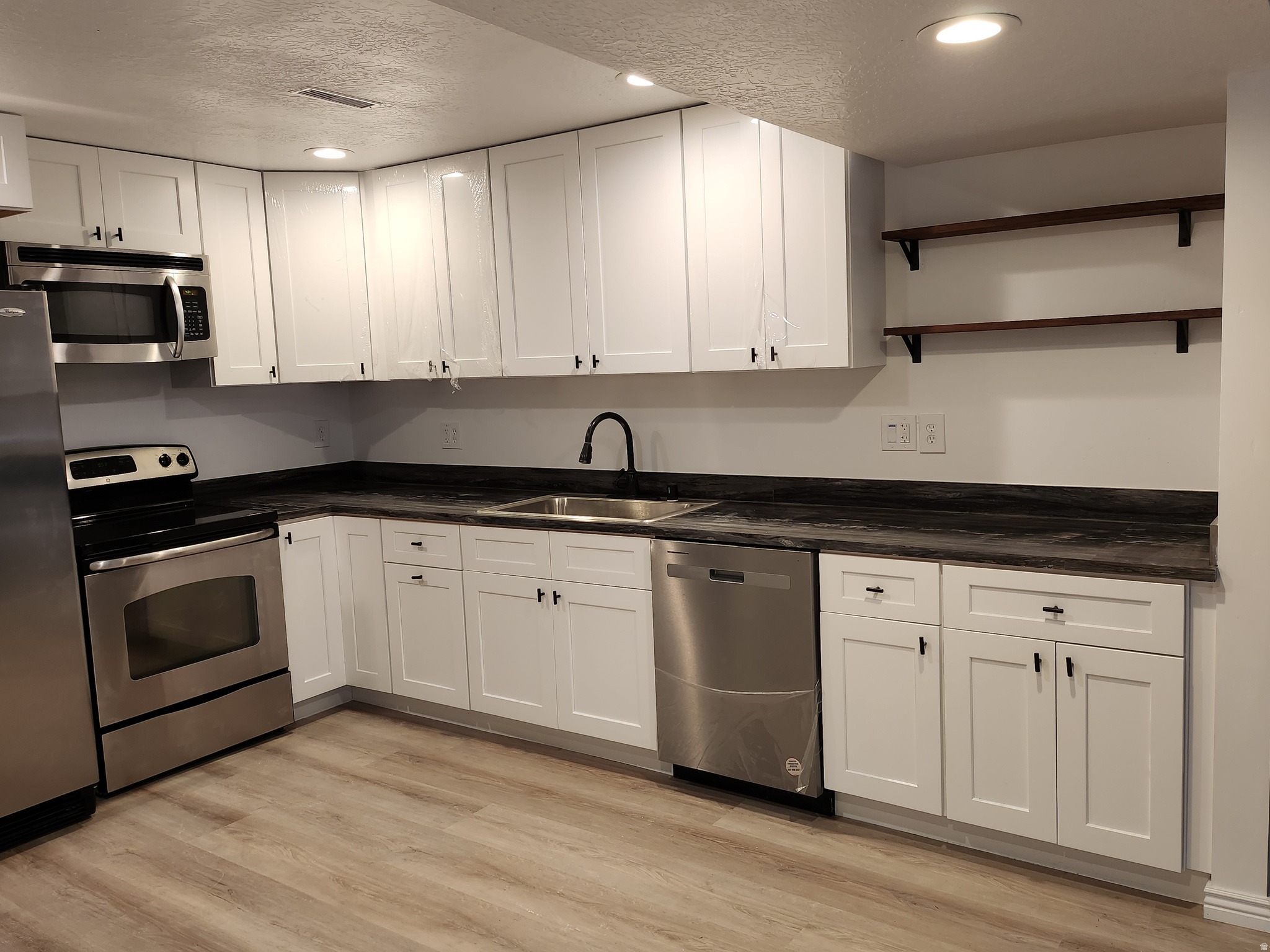 VALLEY VIEW ESTATES - Residential