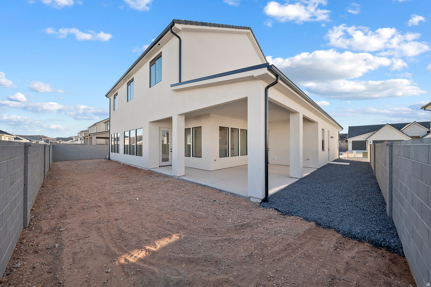 DESERT HORIZON - Residential