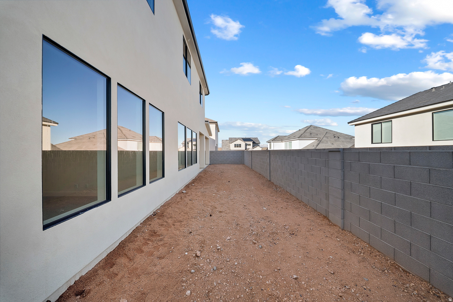 DESERT HORIZON - Residential