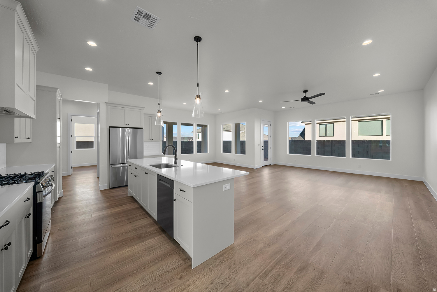 DESERT HORIZON - Residential