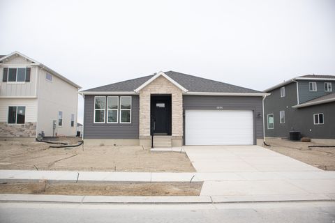 Photo of 1695 E RAINBOW BRIDGE DRIVE LOT Dr #7005, Eagle Mountain, UT 84005 (MLS # 2156831)