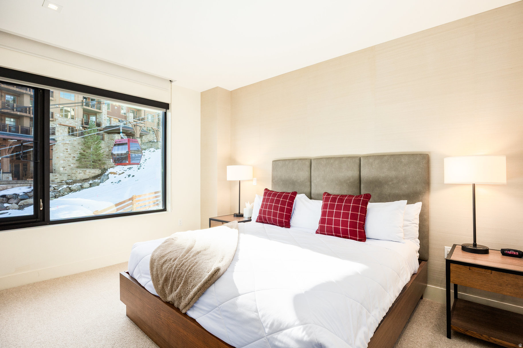 LIFT CONDOS - Residential