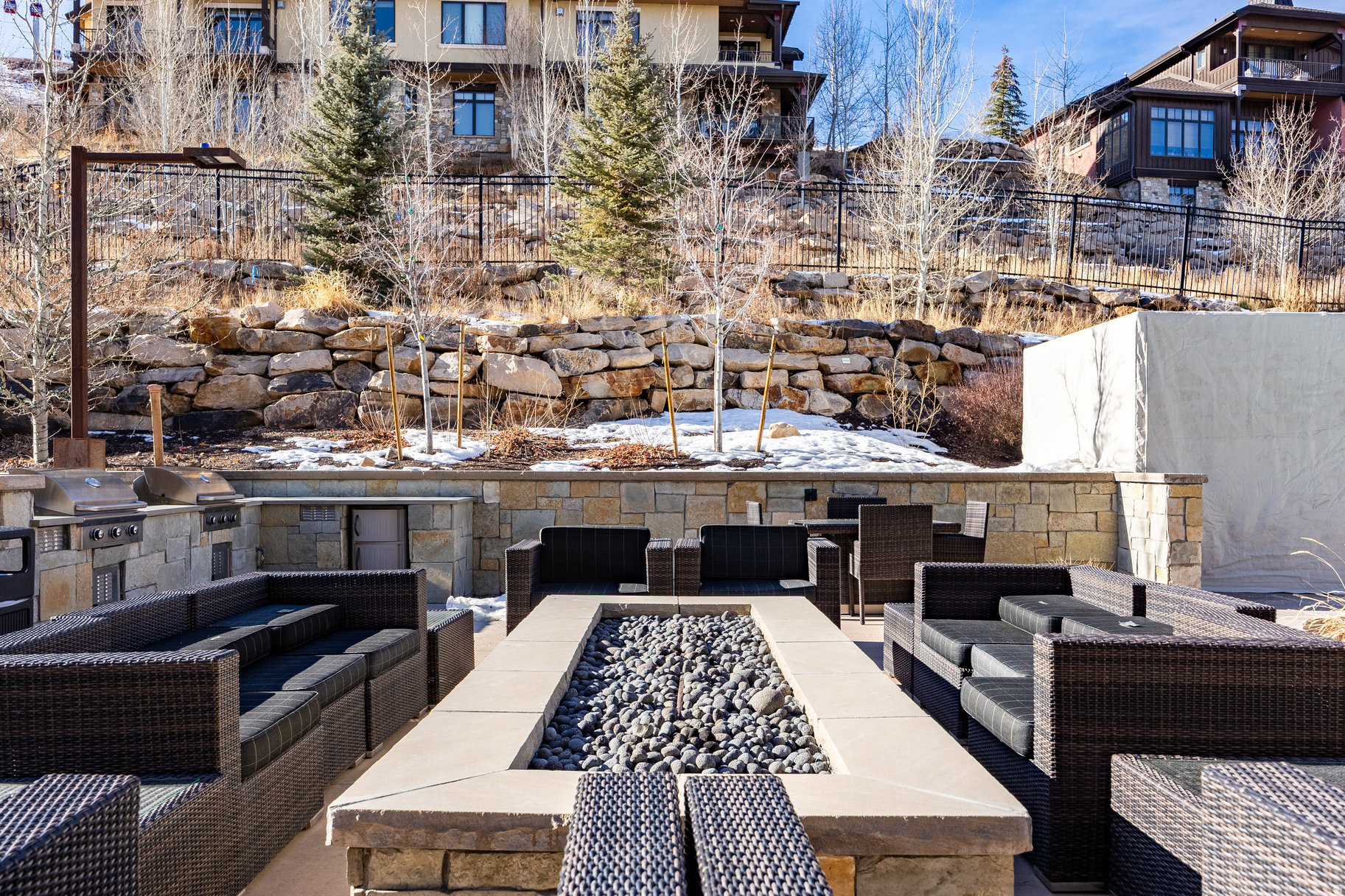 LIFT CONDOS - Residential