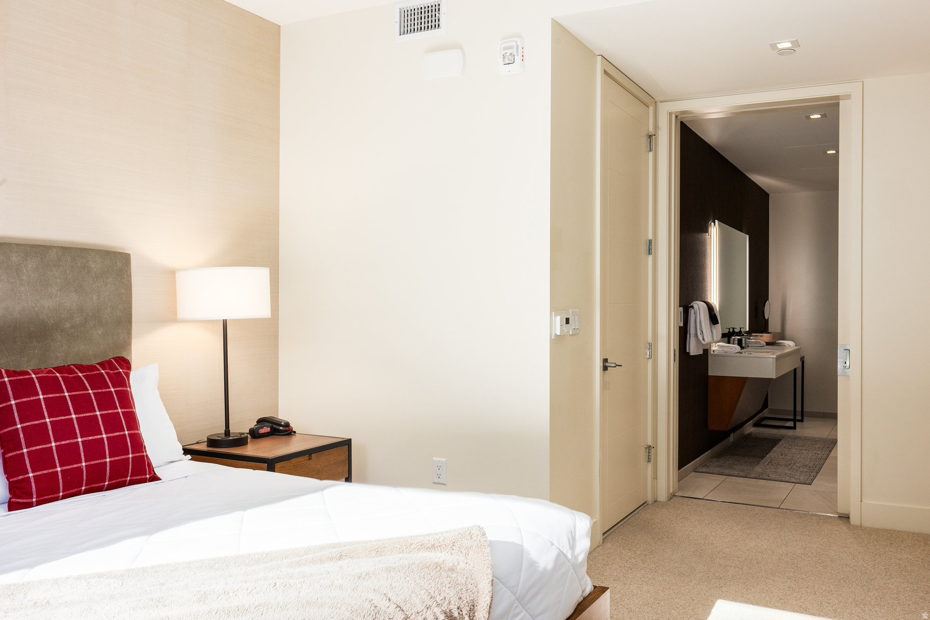 LIFT CONDOS - Residential