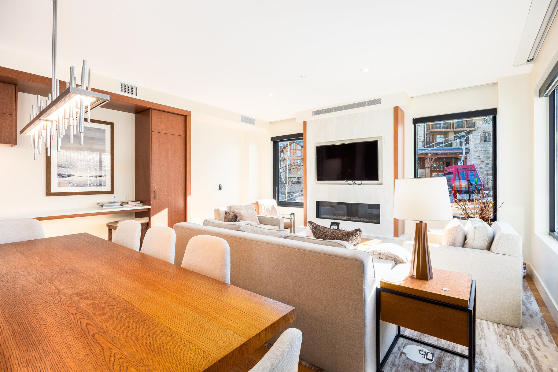 LIFT CONDOS - Residential