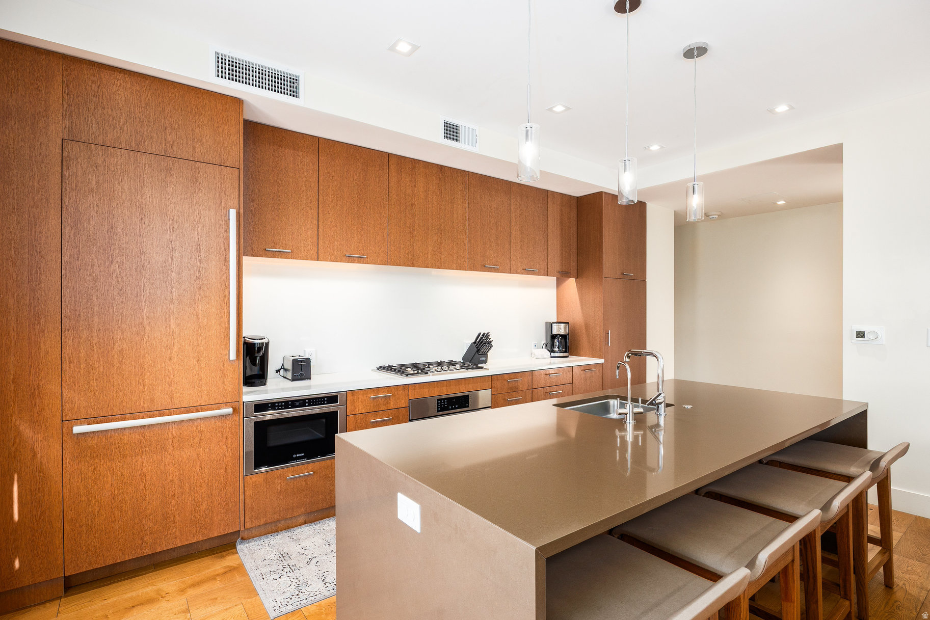 LIFT CONDOS - Residential