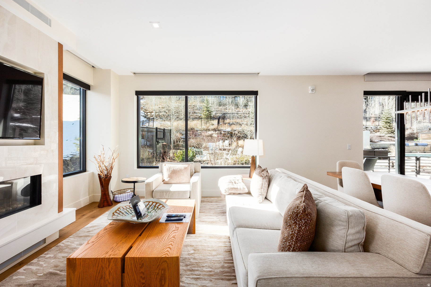 LIFT CONDOS - Residential