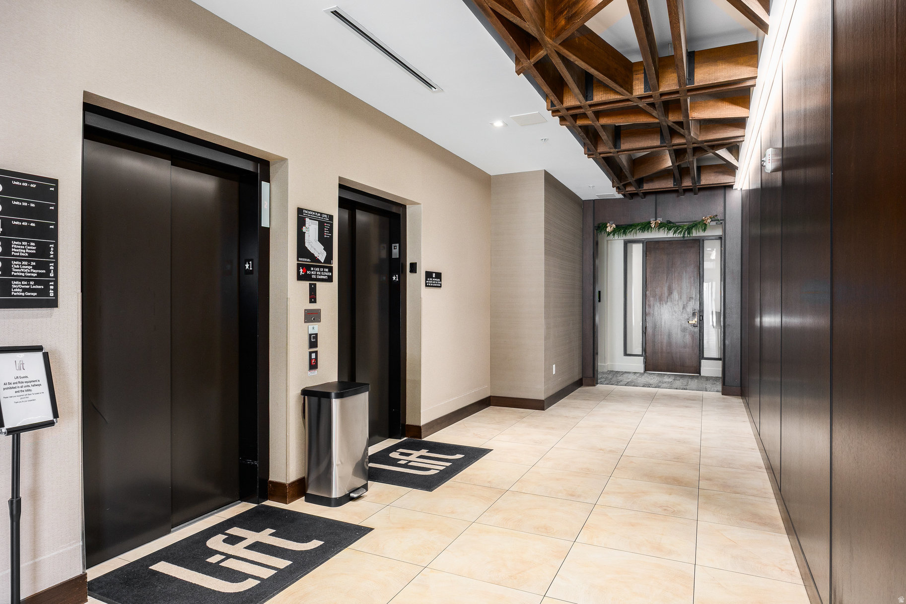 LIFT CONDOS - Residential