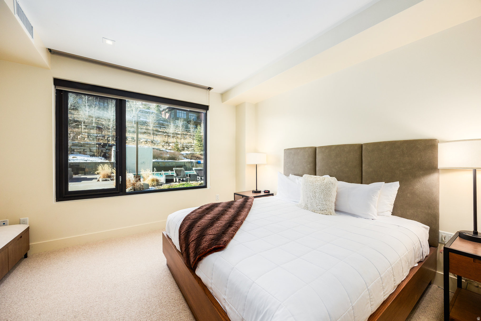 LIFT CONDOS - Residential